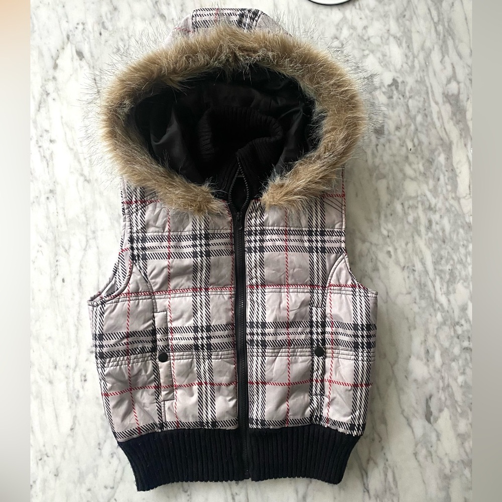 FOREVER 21 Circa 2008 Girls Nylon Vest with Faux Fur Trim Hood. Size M.